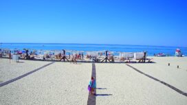 Пляж и море крупным планом с отеля «Пегас»