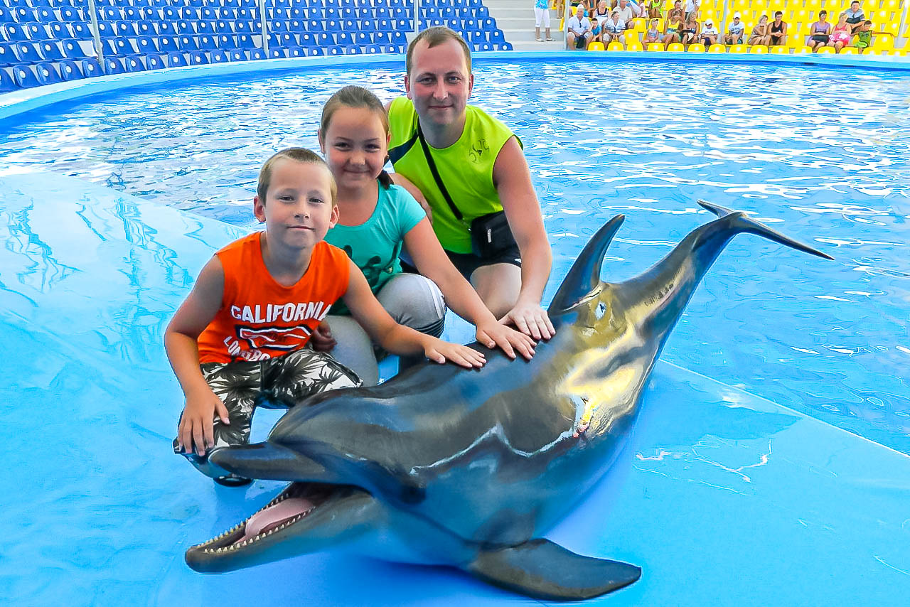 Семейный визит в скадовский дельфинарий «Акварель»