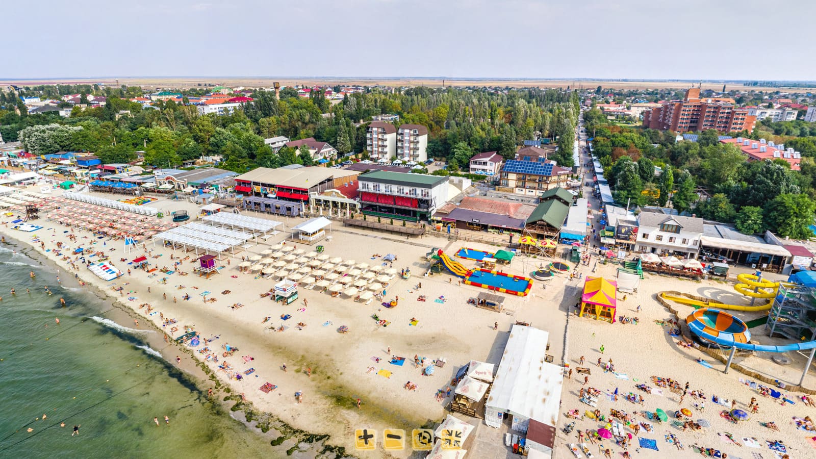 Панорама пляжа отеля «Bliss» и клуба «Аттика»
